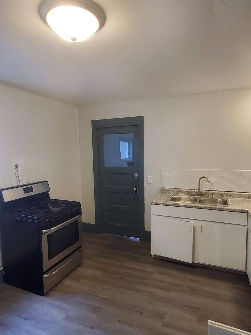 Apartment for rent at 936 Harrison, Beloit, WI 53511