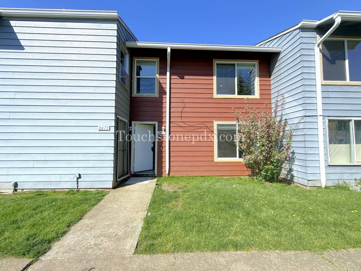 Apartment for rent at 2471 SE 135th Ave, Portland, OR 97233