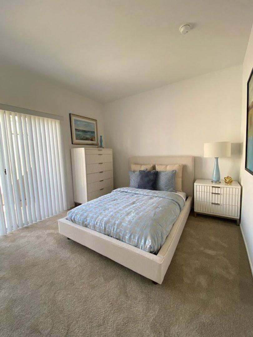 Townhouse for rent at 3701 Overland Ave, Los Angeles, CA 90034