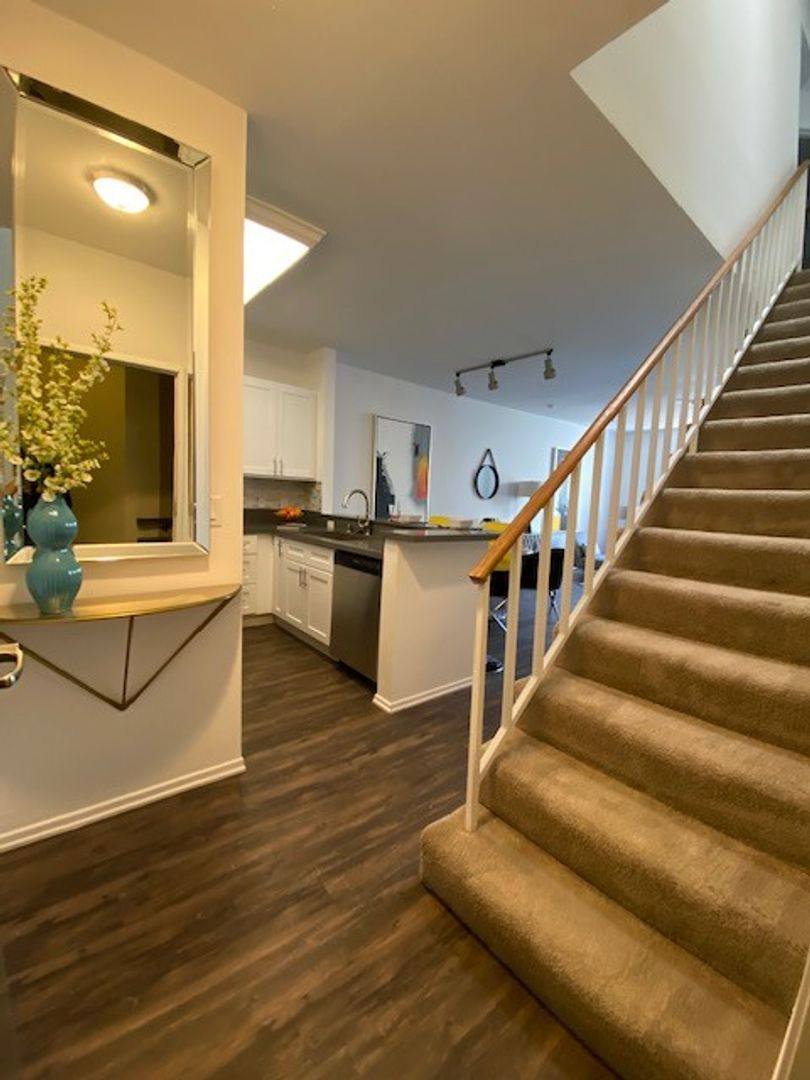Townhouse for rent at 3701 Overland Ave, Los Angeles, CA 90034