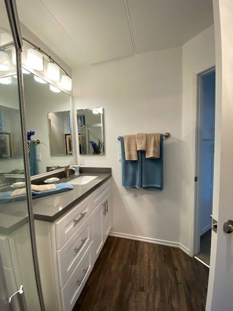 Townhouse for rent at 3701 Overland Ave, Los Angeles, CA 90034