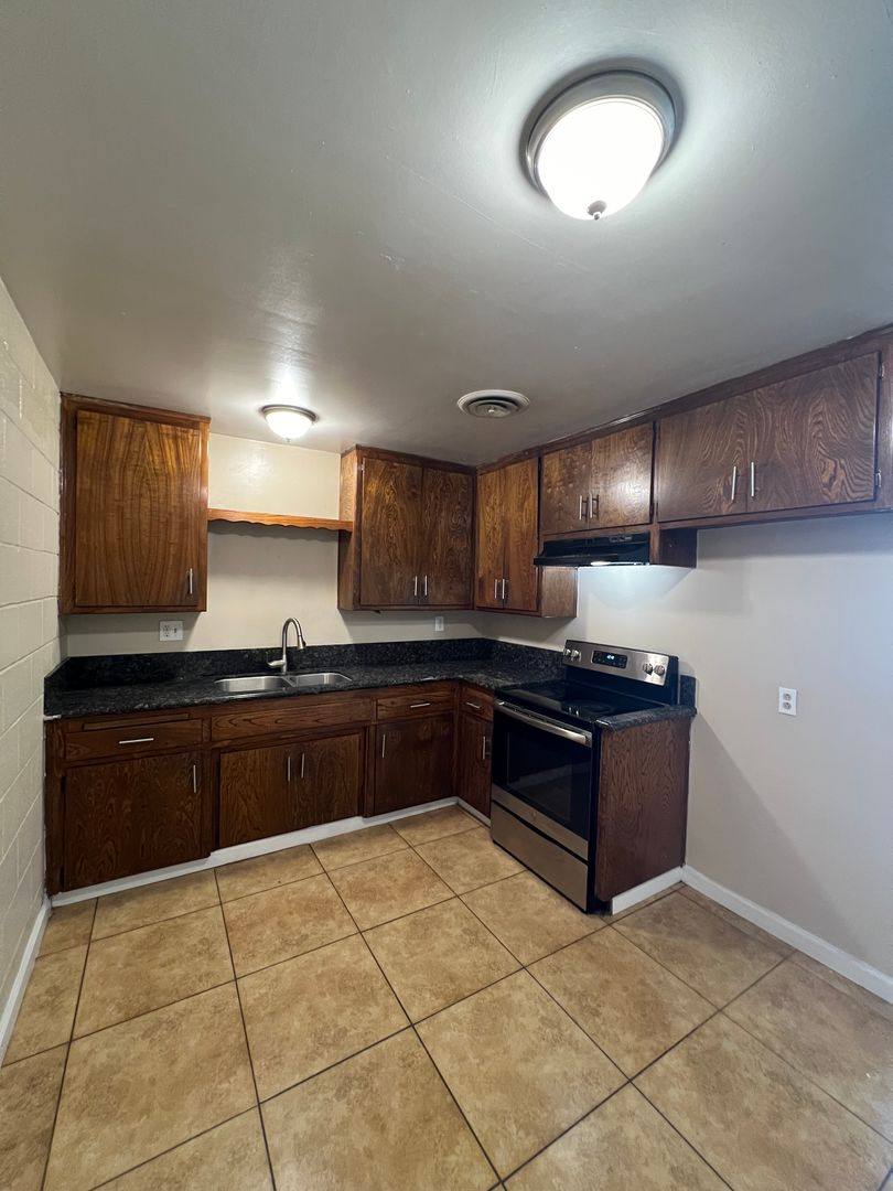Apartment for rent at 3849 Soranno Ave, Bakersfield, CA 93309