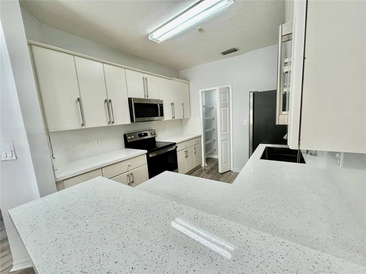 Townhouse for rent at 607 NE 35th Ave, Homestead, FL 33033