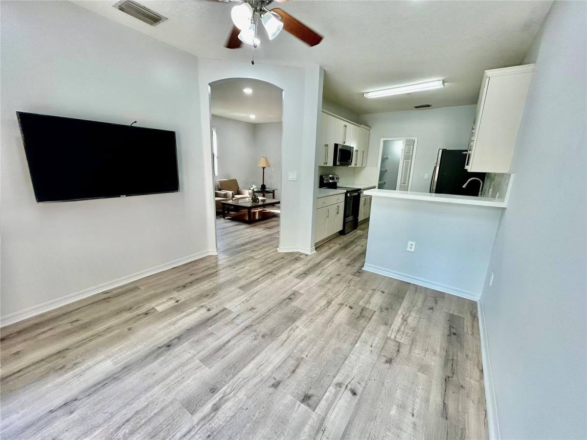 Townhouse for rent at 607 NE 35th Ave, Homestead, FL 33033