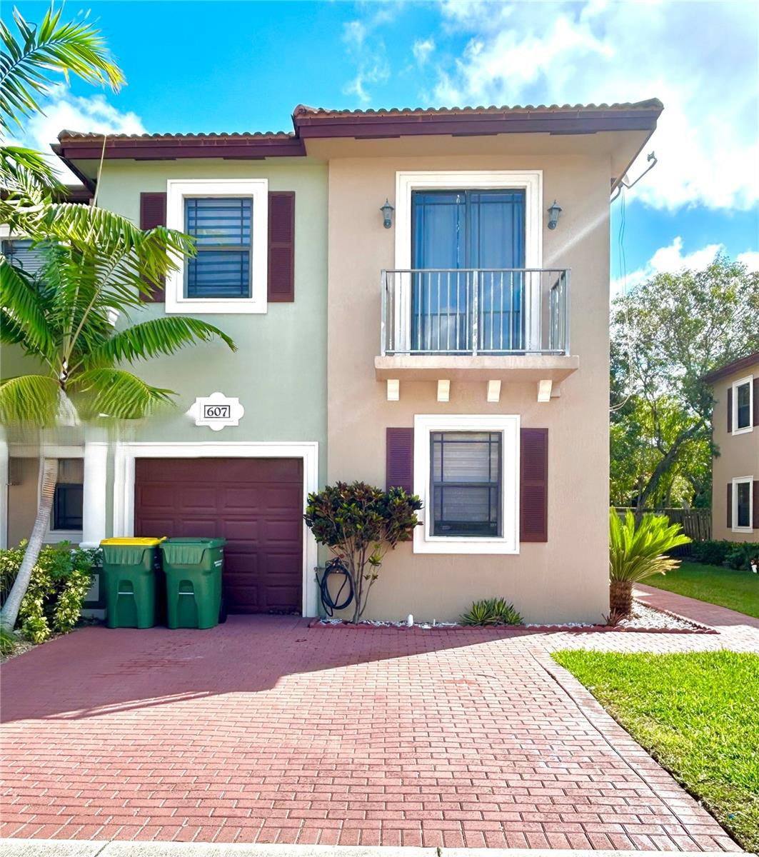 Townhouse for rent at 607 NE 35th Ave, Homestead, FL 33033