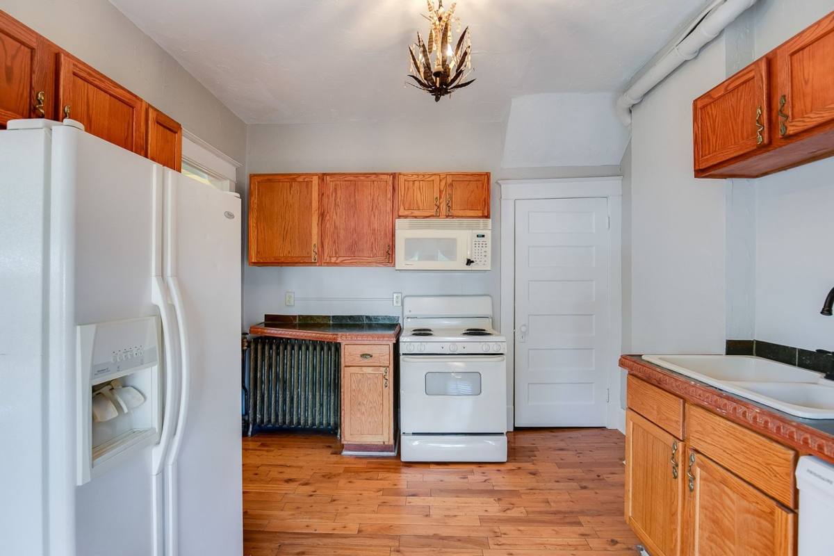 Apartment for rent at 1638-1640 Iglehart Ave, Saint Paul, MN 55104