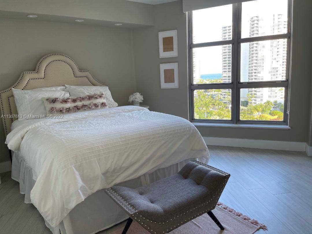 Apartment for rent at 3500 Mystic Pointe Dr #1507, Miami, FL 33180