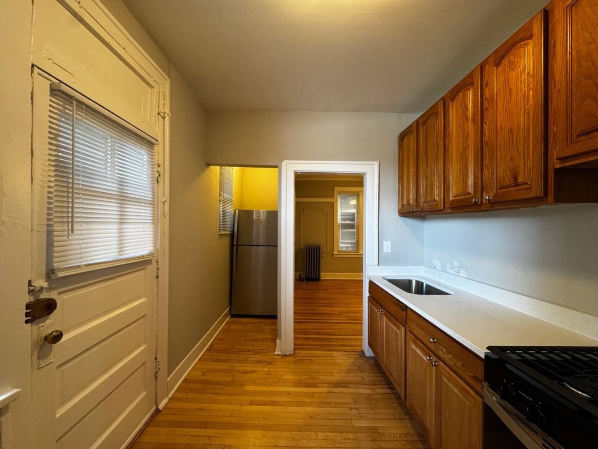 Apartment for rent at 6422-24 N Greenview Ave, Chicago, IL 60626
