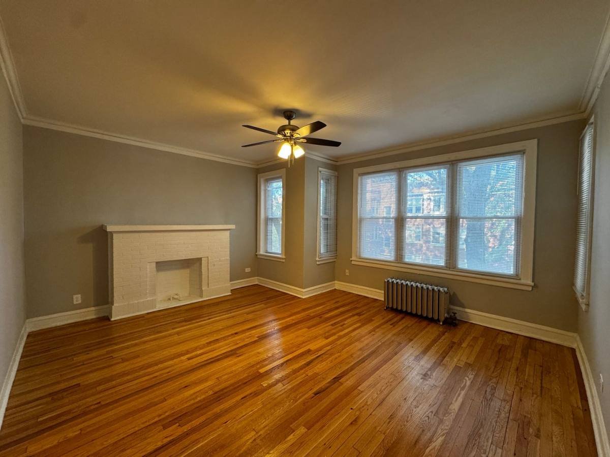 Apartment for rent at 6422-24 N Greenview Ave, Chicago, IL 60626