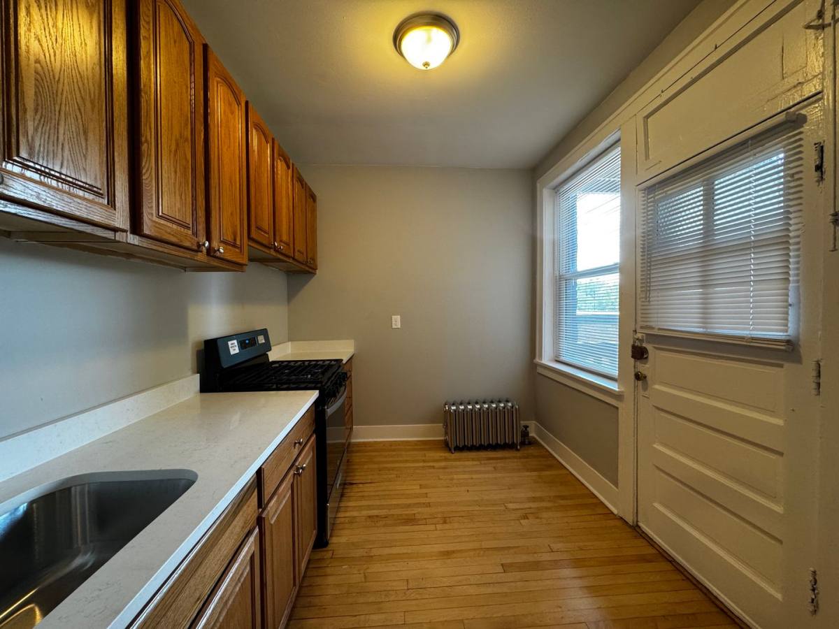 Apartment for rent at 6422-24 N Greenview Ave, Chicago, IL 60626