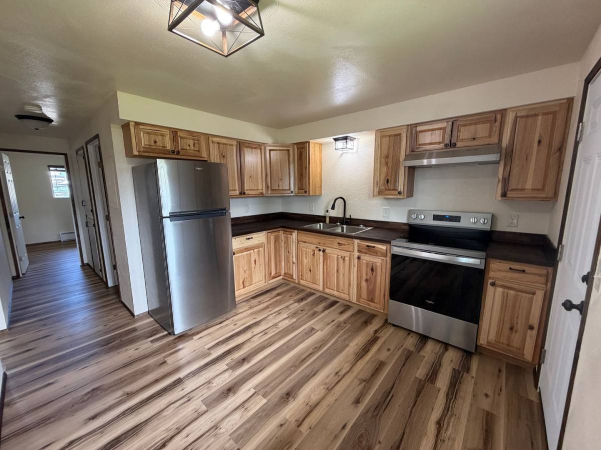 Apartment for rent at 200-204 SE 14th Ave, Albany, OR 97322