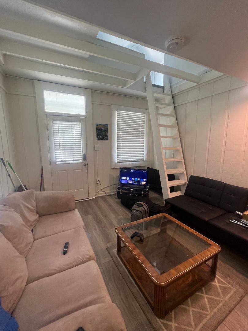Townhouse for rent at 1136 - 1138 Adams St Left, New Orleans, LA 70118