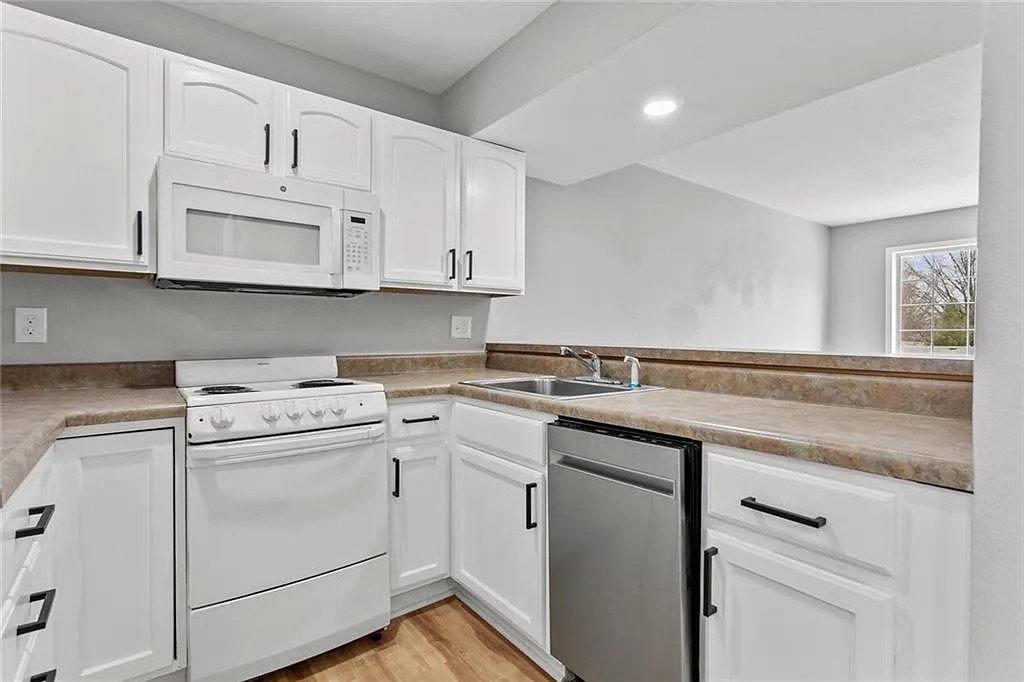 Apartment for rent at 1505 W 25th Court #B8, Lawrence, KS 66046