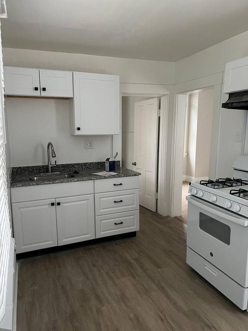 Apartment for rent at 1911 Elm Ave, Cincinnati, OH 45212