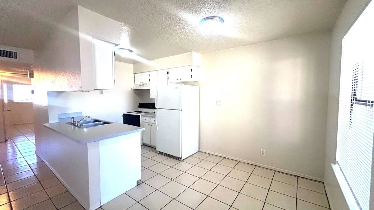 Apartment for rent at 5621 Acoma Rd SE, Albuquerque, NM 87108