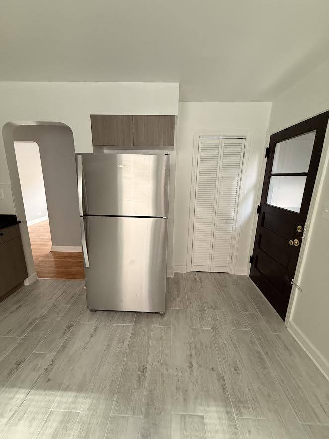 Apartment for rent at 6715 N California Ave, Chicago, IL 60645