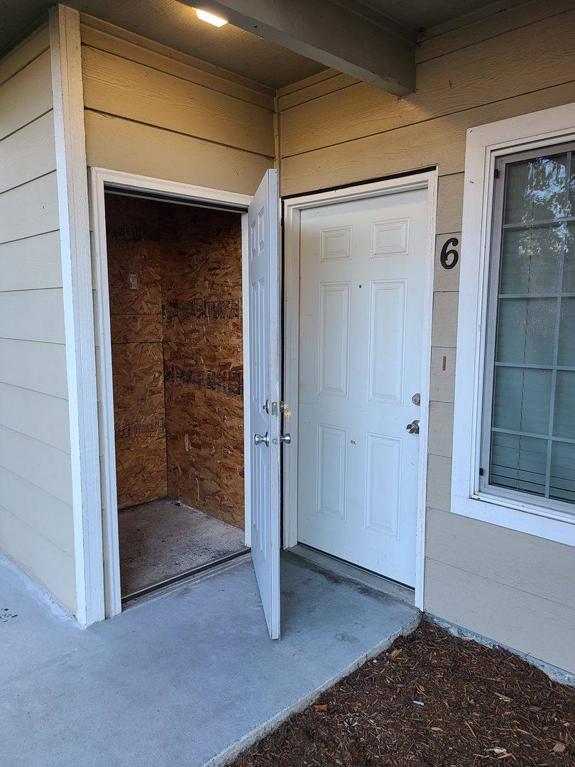 Apartment for rent at 8225 11th Dr W, Everett, WA 98204