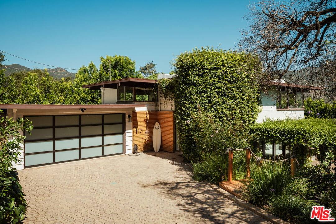 House for rent at 26237 Fairside Rd, Malibu, CA 90265