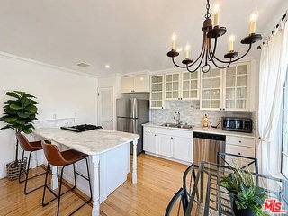 House for rent at 1028 12th St #3, Santa Monica, CA 90403