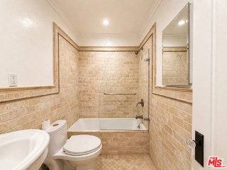 House for rent at 1028 12th St #3, Santa Monica, CA 90403