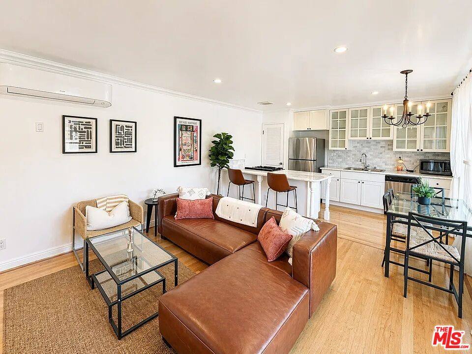 House for rent at 1028 12th St #3, Santa Monica, CA 90403