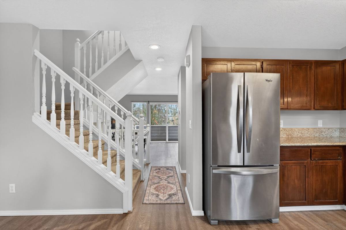 Townhouse for rent at 6170 SE Lake Rd, Portland, OR 97222