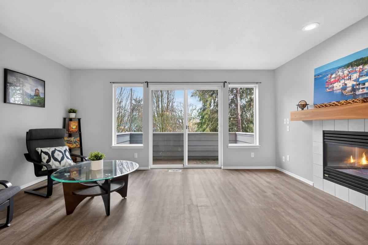 Townhouse for rent at 6170 SE Lake Rd, Portland, OR 97222
