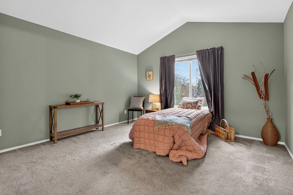 Townhouse for rent at 6170 SE Lake Rd, Portland, OR 97222