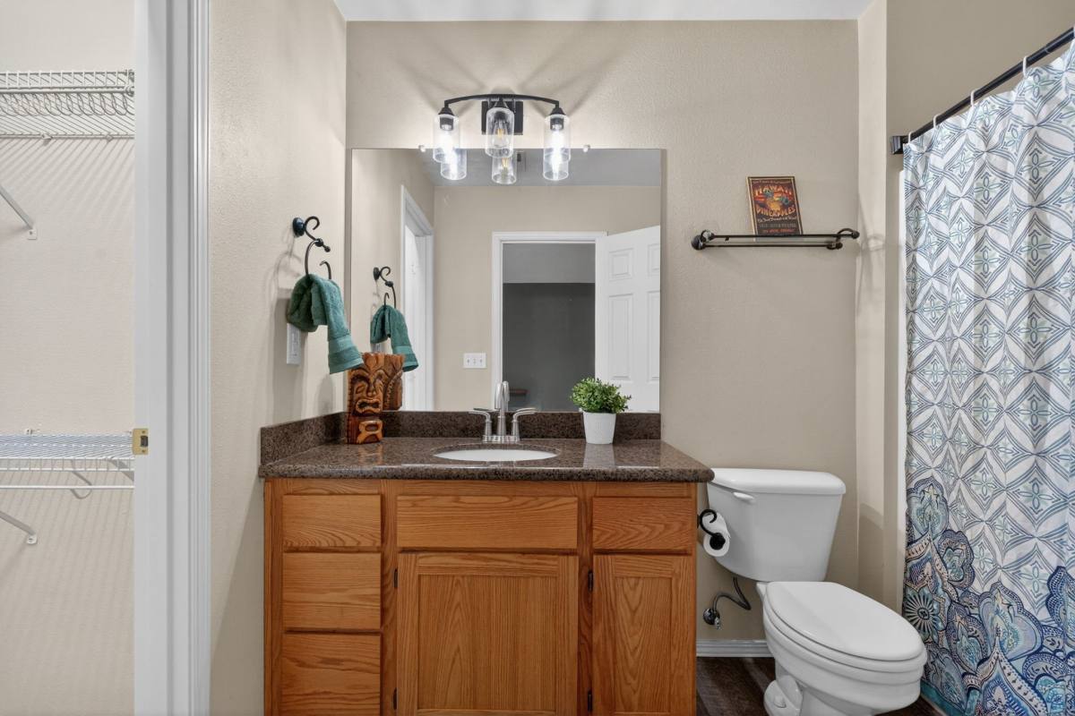 Townhouse for rent at 6170 SE Lake Rd, Portland, OR 97222