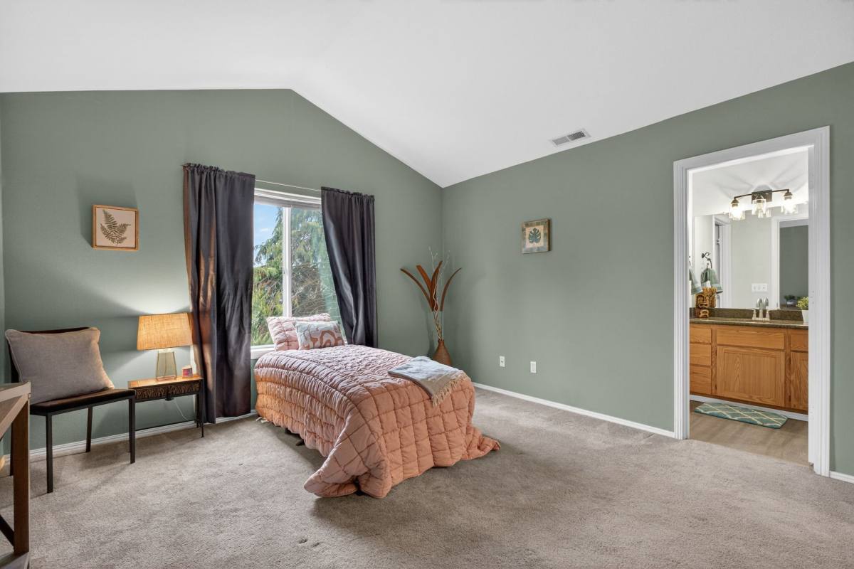 Townhouse for rent at 6170 SE Lake Rd, Portland, OR 97222