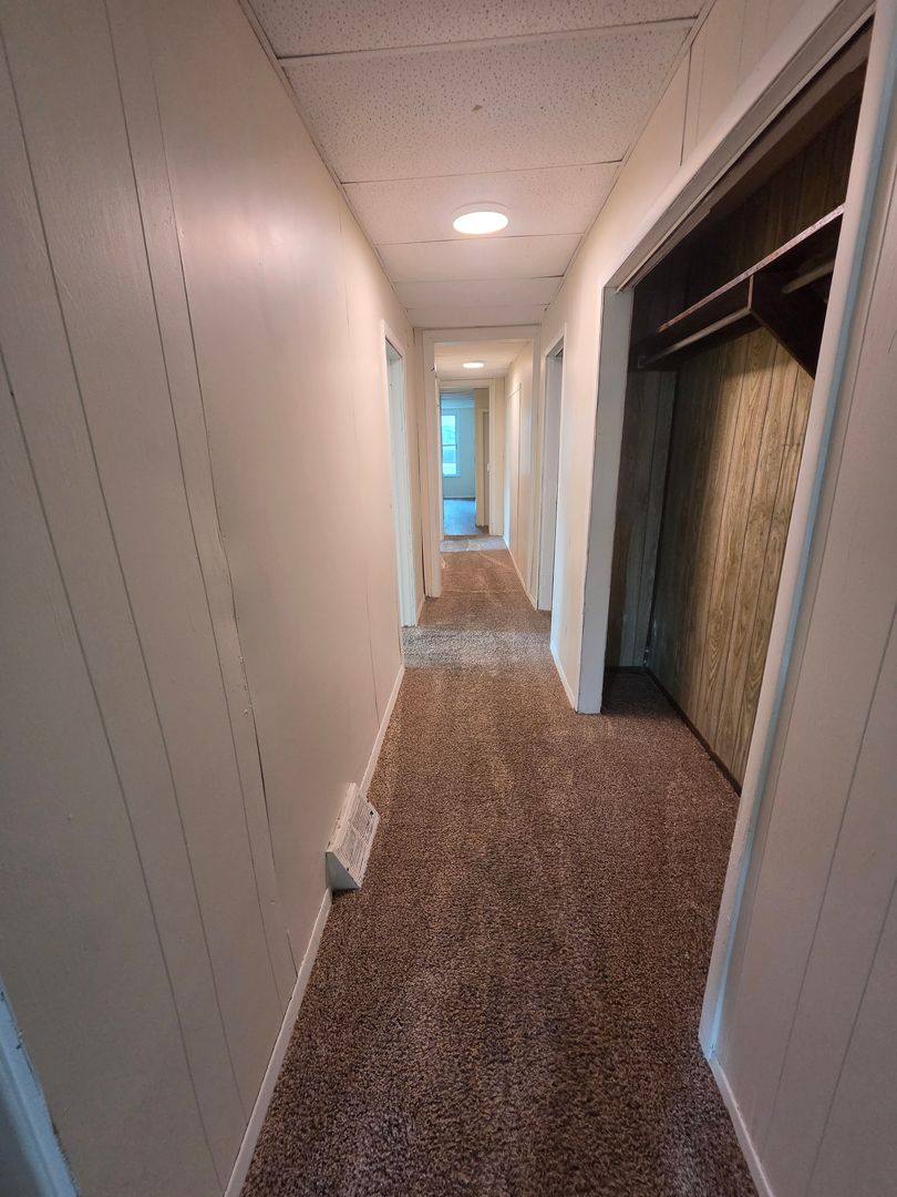 House for rent at 2402 E Ave, Erie, PA 16503