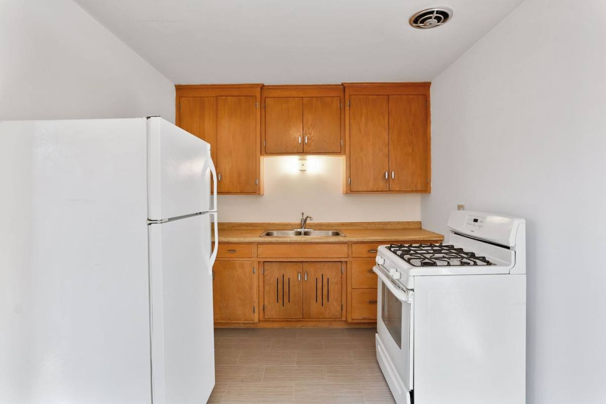 Apartment for rent at 2324 Glenwood Ave, Minneapolis, MN 55405