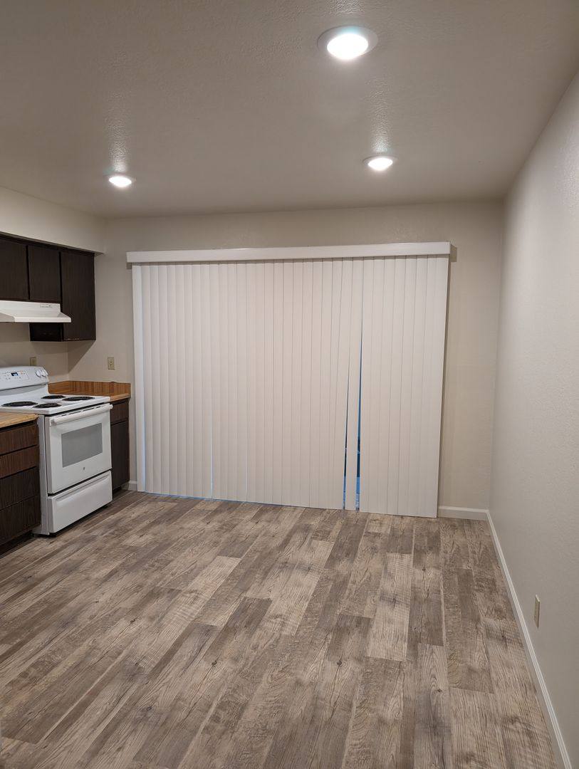 Apartment for rent at 837 & 843 Lake Blvd, Redding, CA 96003