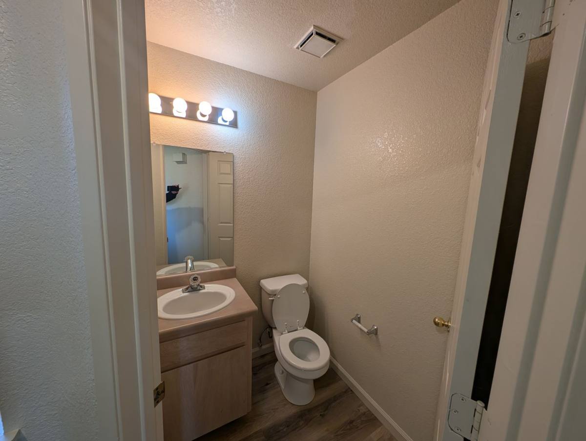 Apartment for rent at 1023 Burton Dr, Redding, CA 96003