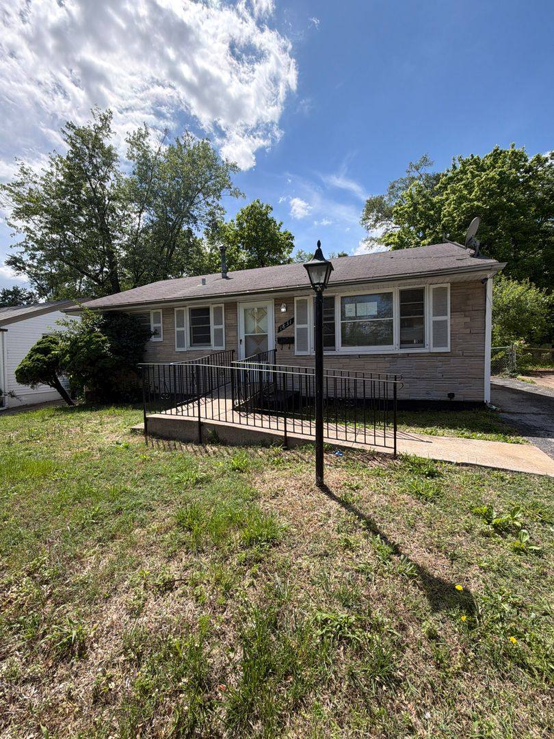 House for rent at 1831 Engelholm Ave, Saint Louis, MO 63133