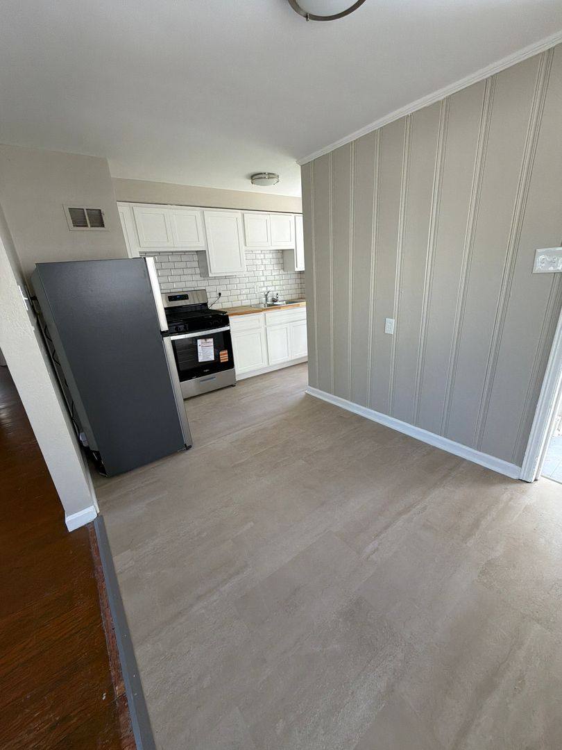 House for rent at 1831 Engelholm Ave, Saint Louis, MO 63133