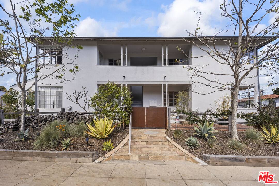 House for rent at 1807 Montana Ave, Santa Monica, CA 90403