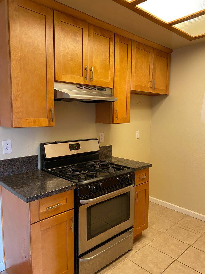 Apartment for rent at 1441 N Edison Blvd, Burbank, CA 91505