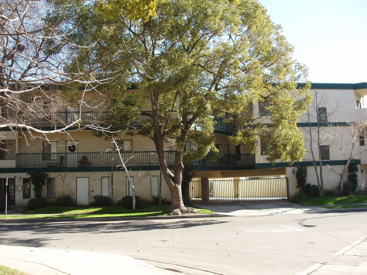 Apartment for rent at 1441 N Edison Blvd, Burbank, CA 91505