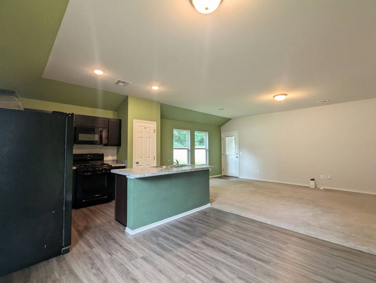 House for rent at 834 Highgarden Circle, Noble, OK 73068