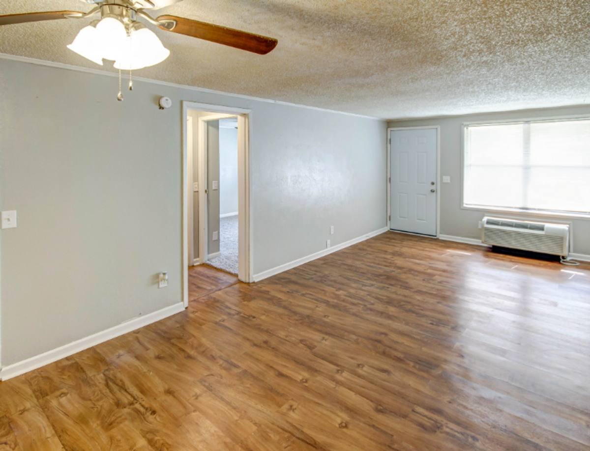 Apartment for rent at 1515 Lakehurst Dr, Fort Wayne, IN 46815