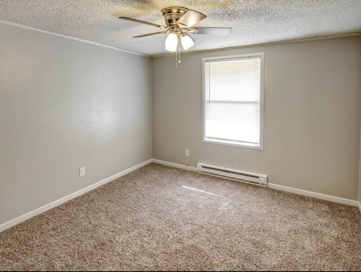 Apartment for rent at 1515 Lakehurst Dr, Fort Wayne, IN 46815