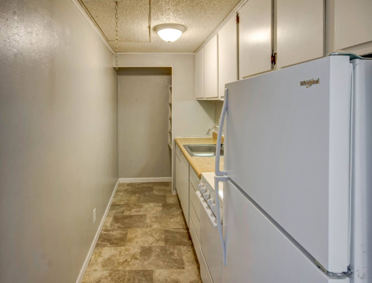 Apartment for rent at 1515 Lakehurst Dr, Fort Wayne, IN 46815