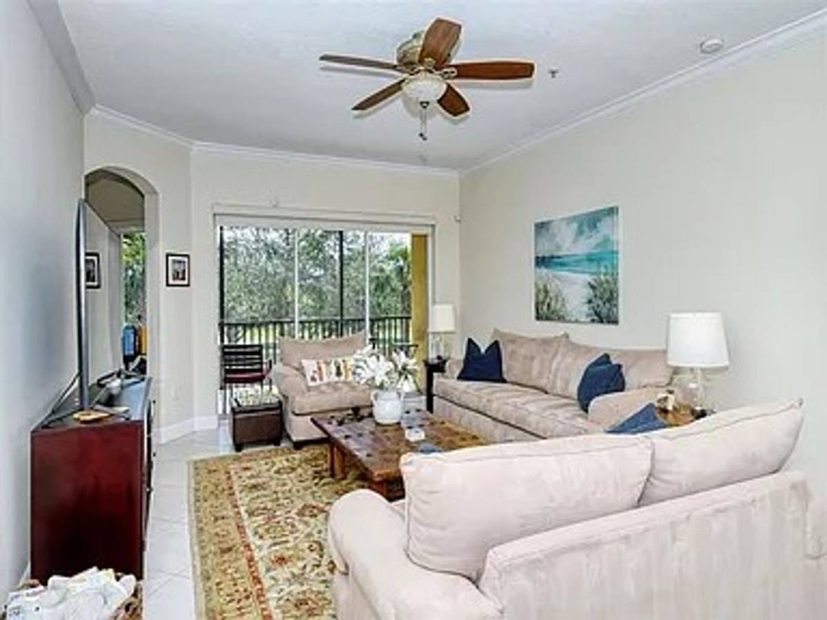 Condo for rent at 8263 Miramar Way, Bradenton, FL 34202