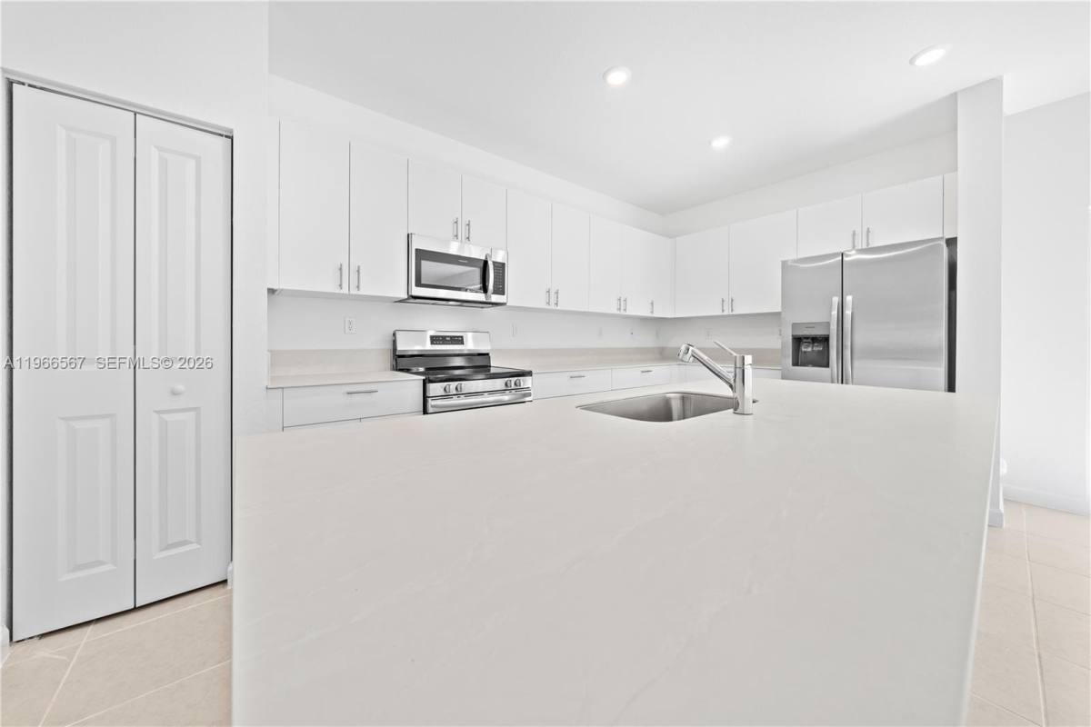 House for rent at 2442 SE 30th St, Homestead, FL 33035