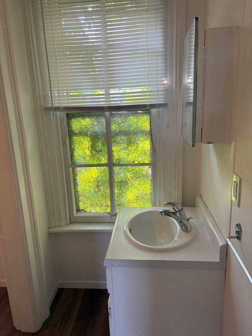 Apartment for rent at 1471 Main St, Dubuque, IA 52001