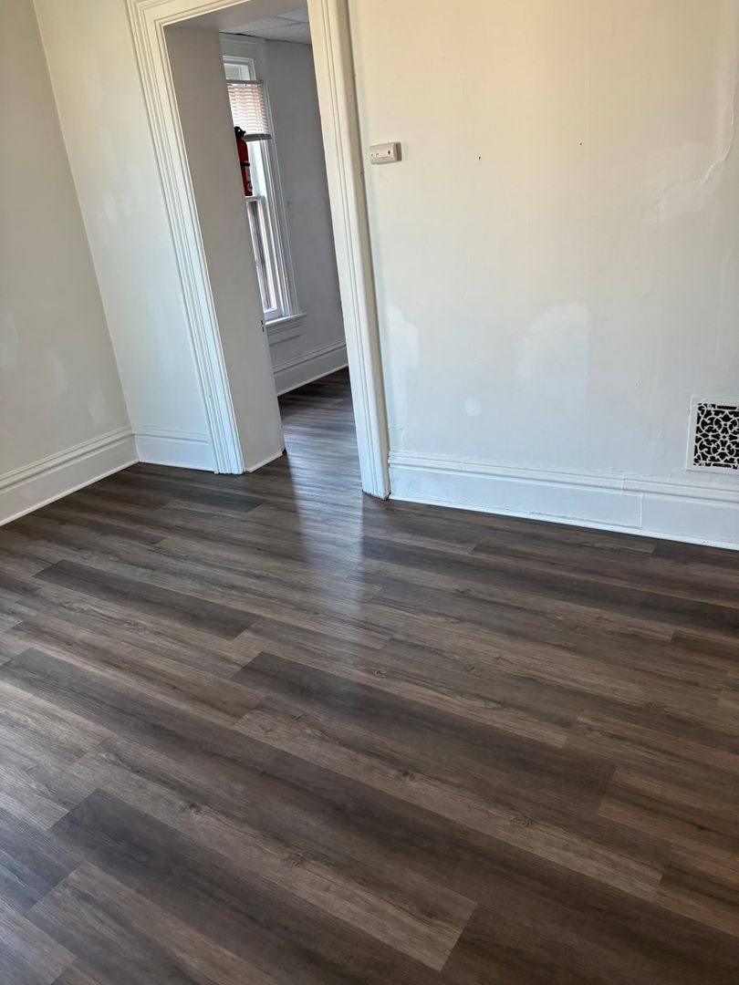 Apartment for rent at 1471 Main St, Dubuque, IA 52001