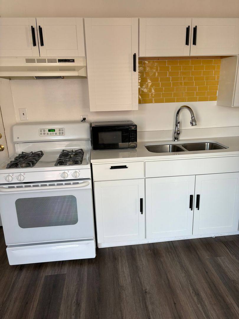 Apartment for rent at 1471 Main St, Dubuque, IA 52001