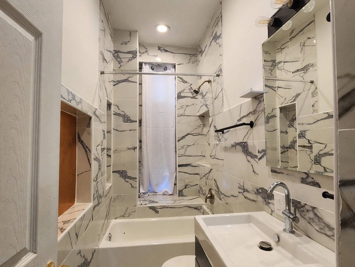 Apartment for rent at 1619 S Loomis St #1F, Chicago, IL 60608