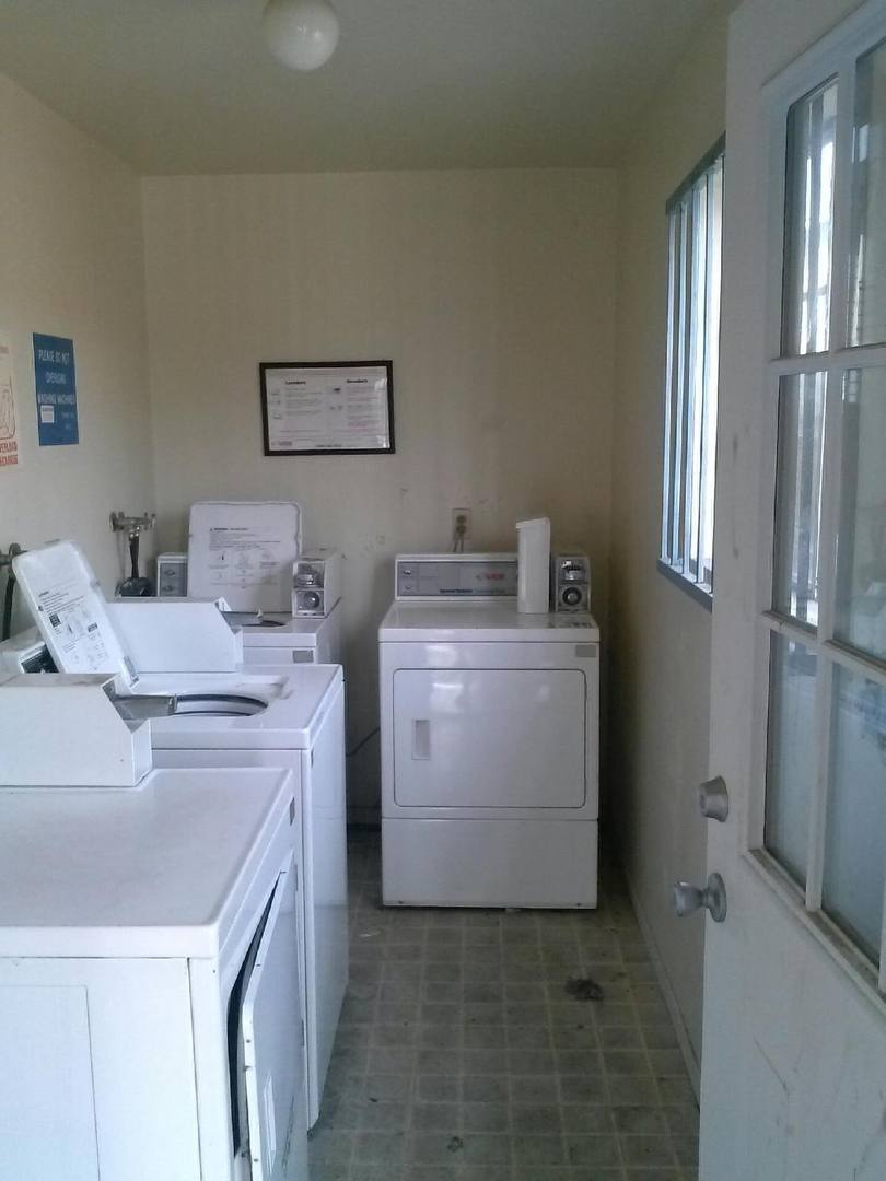 Apartment for rent at 13935 Kornblum Ave, Hawthorne, CA 90250